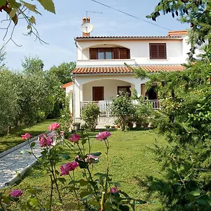 Ferienhaus Magnolia, Tar-Vabriga